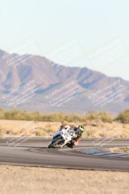 media/Dec-07-2025-CVMA (Sun) [[3e7d2de5dc]]/Race 18-Formula Twins-Formula 40 UL/